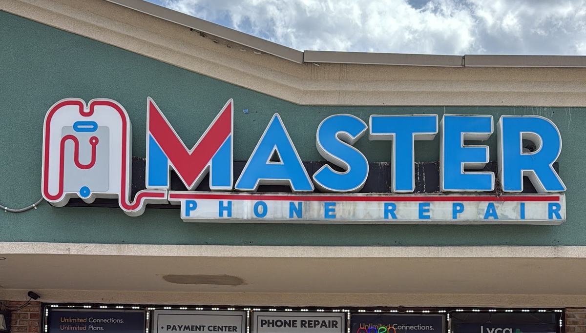 Master Phone Repair storefront sign